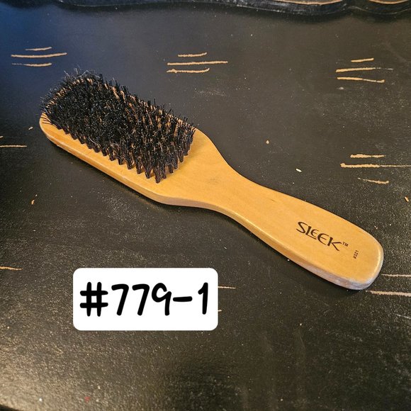 Brush with Wood handle and black bristles - Picture 1 of 2